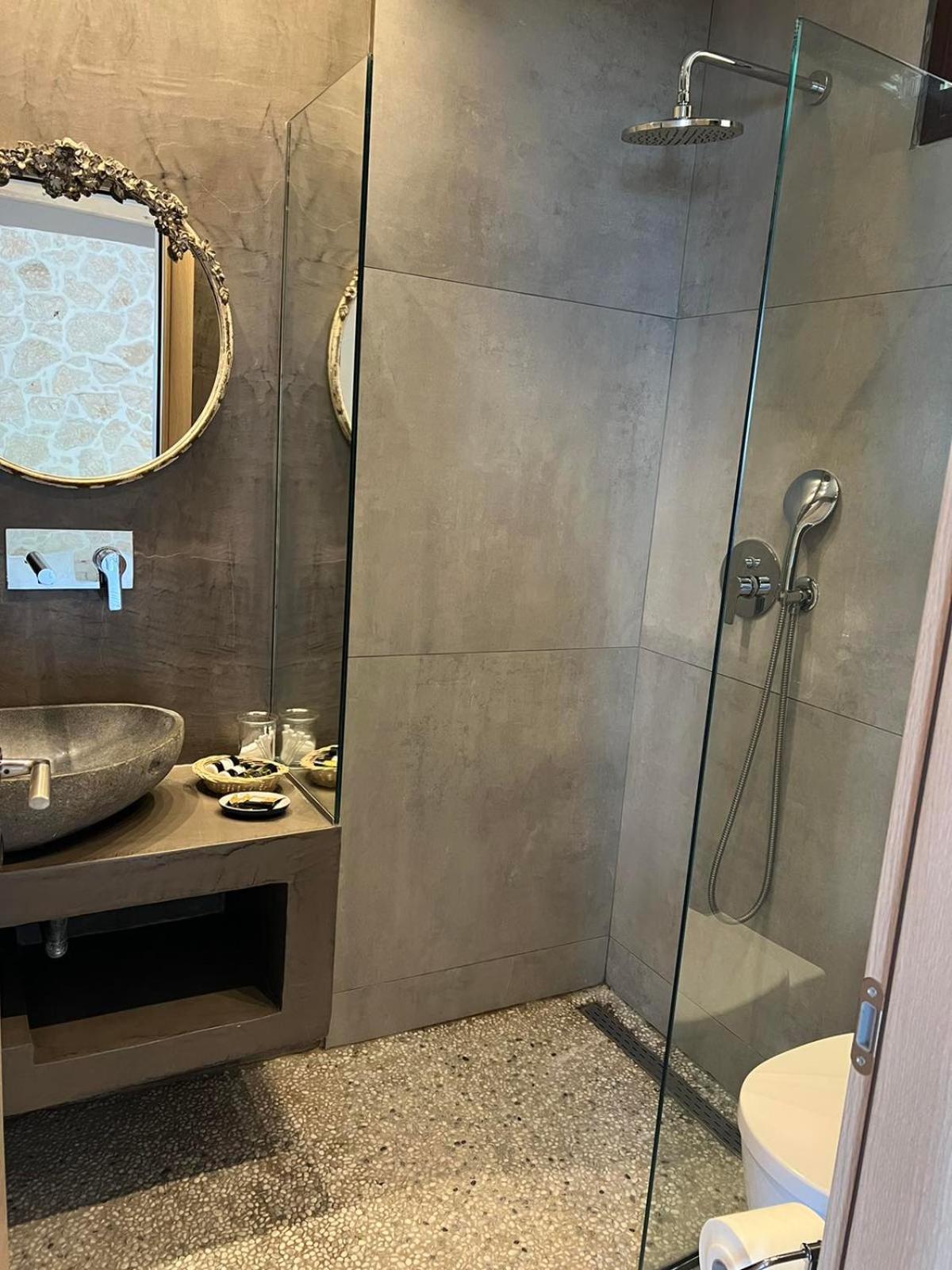 Agorastos Suites Kinira Værelse billede