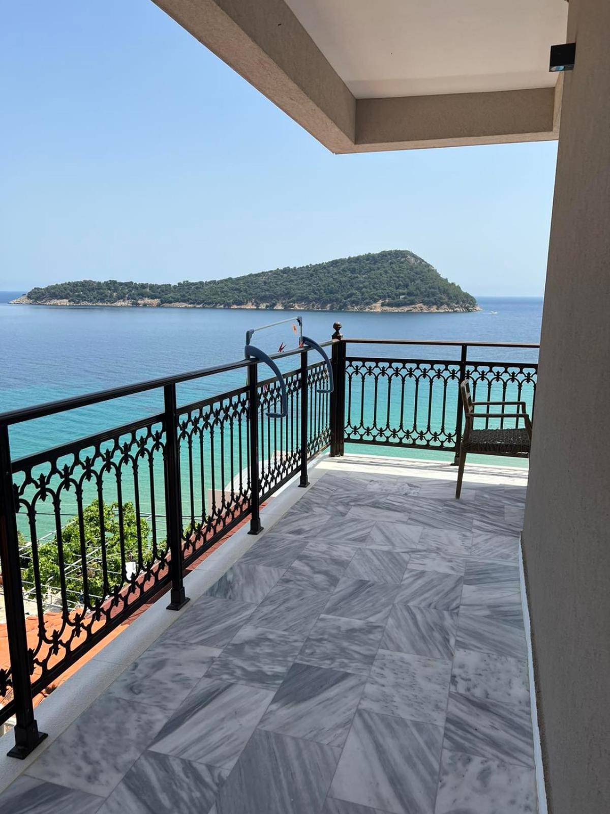 Agorastos Suites Kinira Værelse billede