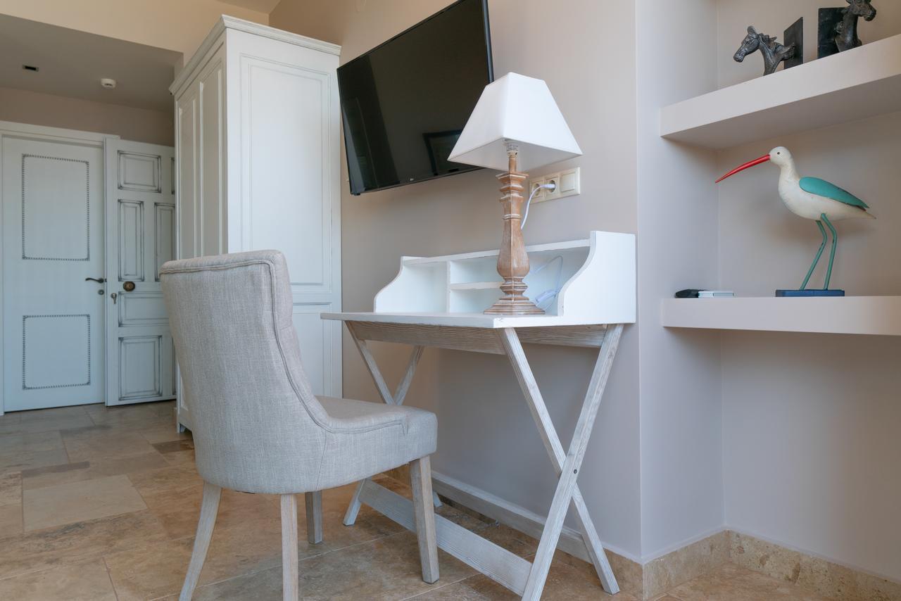 Agorastos Suites Kinira Eksteriør billede